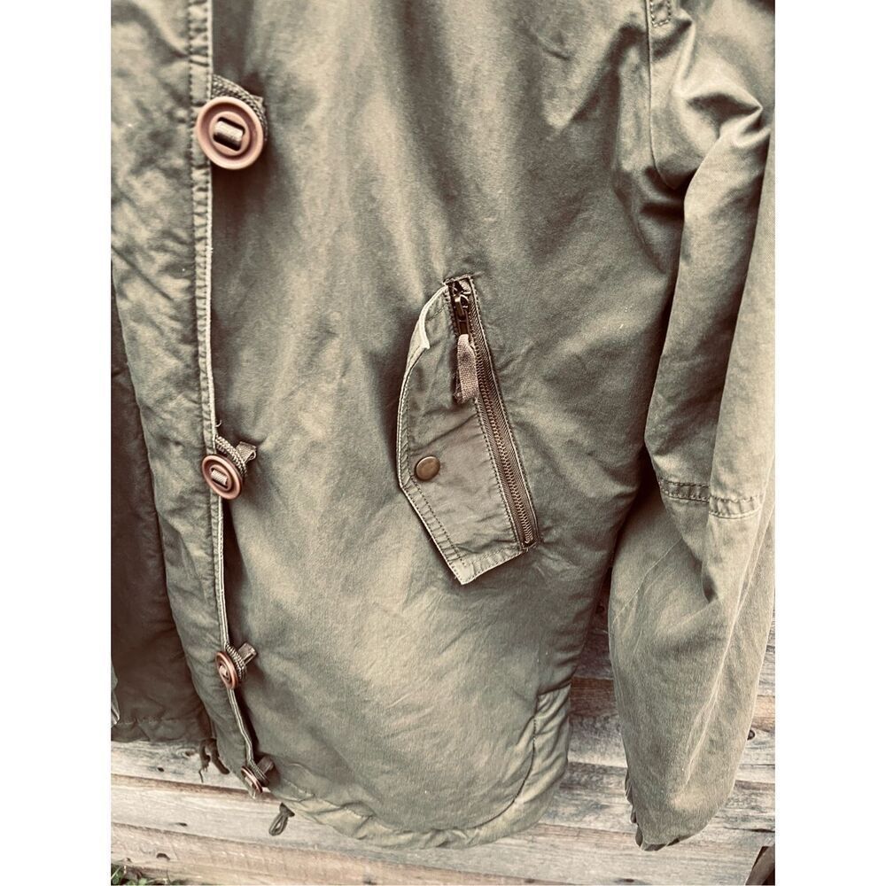 Love Tree size Medium army Green, military style coat. - Picture 6 of 8